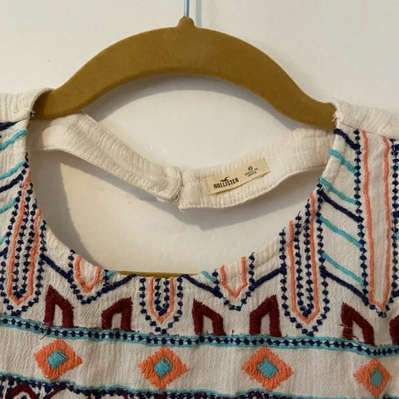 Hollister Eyelet Top - Picture 2 of 5